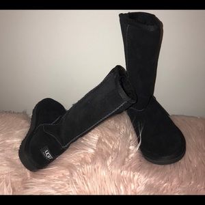 Black ugg boots